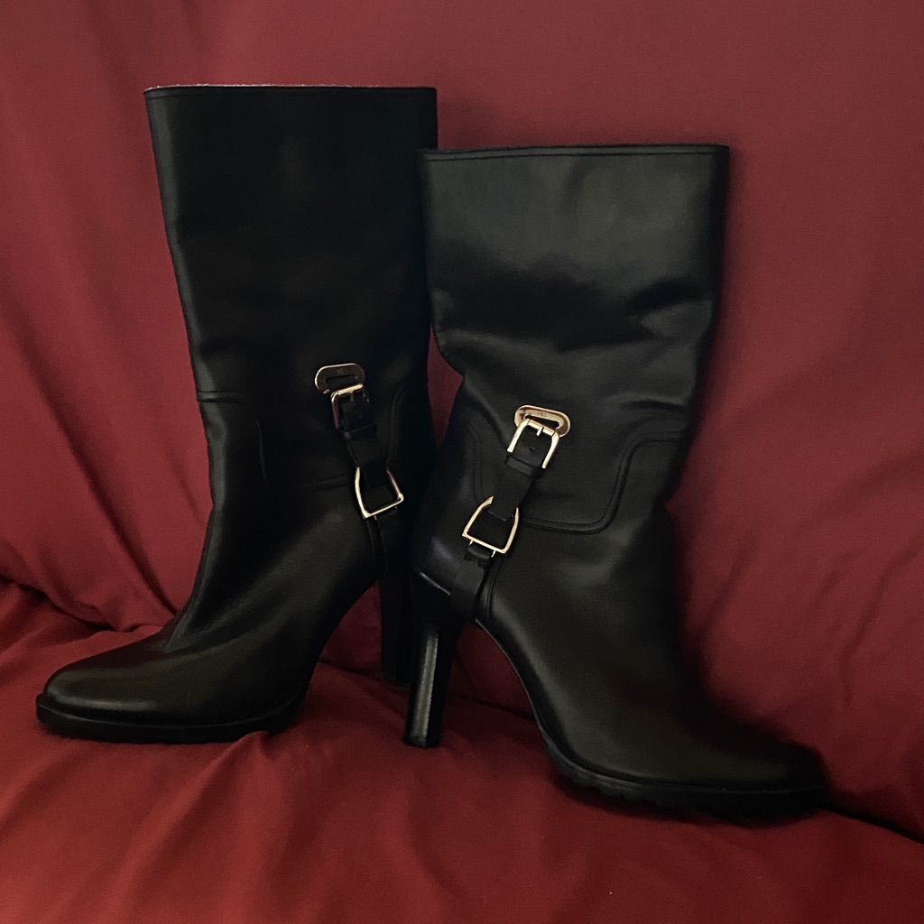 Ralph Lauren Elegant Black Leather Heeled Boots